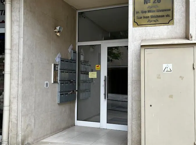 Green Central Apartment דירה וארנה